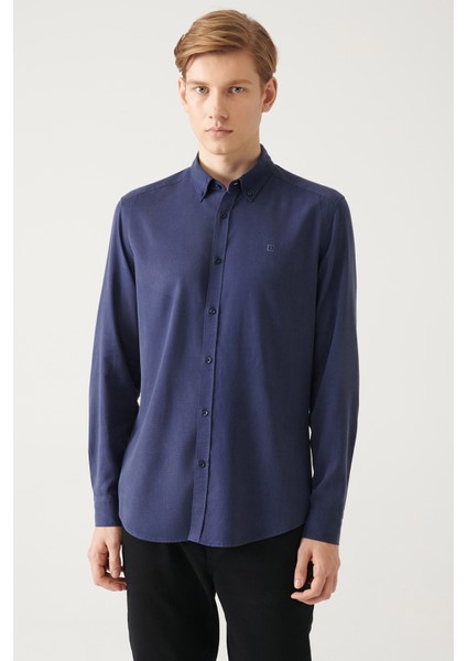 Erkek Lacivert Düğmeli Yaka Keten Karışımlı Slim Fit Gömlek B002001