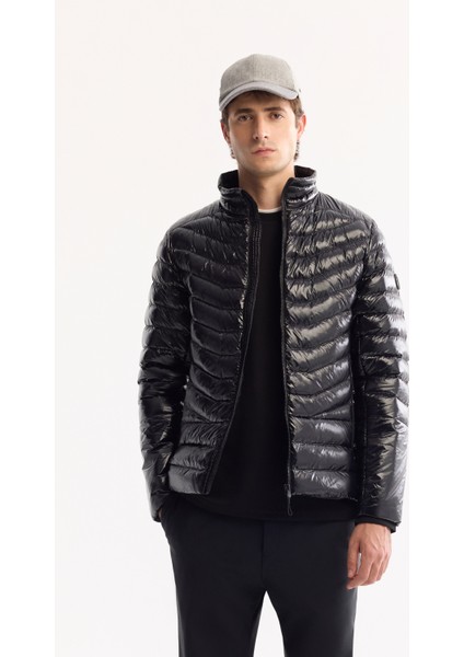 Erkek Siyah Kaz Tüyü Su İtici Rüzgar Geçirmez Kumaşlı Dik Yaka Şişme Comfort Fit Mont B006015