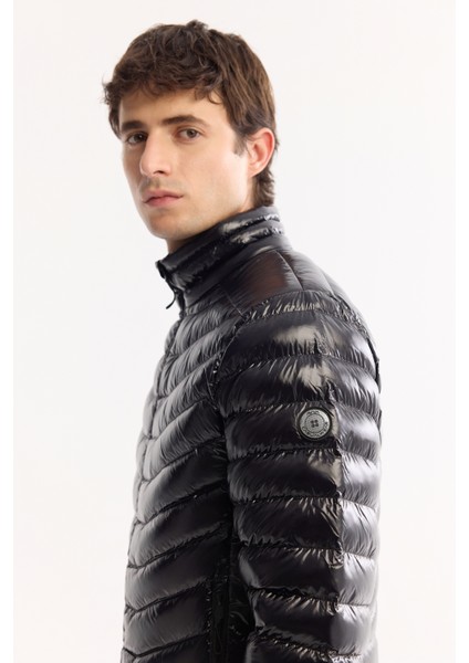 Erkek Siyah Kaz Tüyü Su İtici Rüzgar Geçirmez Kumaşlı Dik Yaka Şişme Comfort Fit Mont B006015