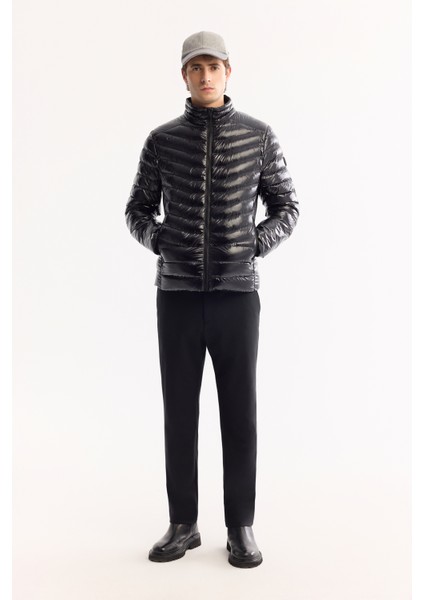 Erkek Siyah Kaz Tüyü Su İtici Rüzgar Geçirmez Kumaşlı Dik Yaka Şişme Comfort Fit Mont B006015