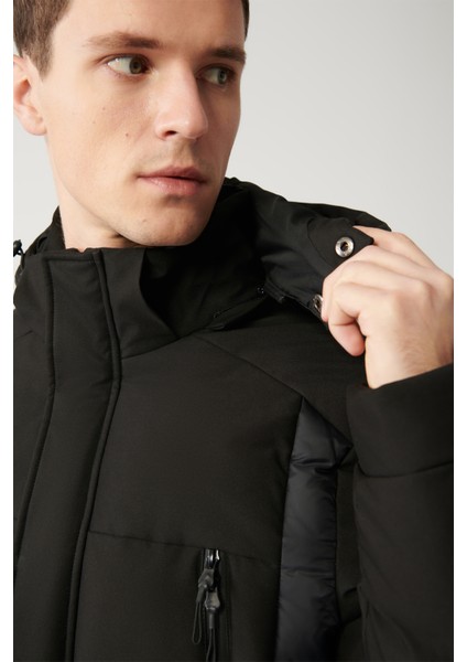 Erkek Siyah Çıkma Kapüşonlu Kuş Tüyü Dolgulu Su İtici Kumaşlı Mont A32Y6044