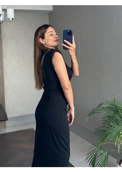 Kadın Bisiklet Yaka Vatkalı Broş Detay Kısa Kol Midi Boy Elbise modelleri