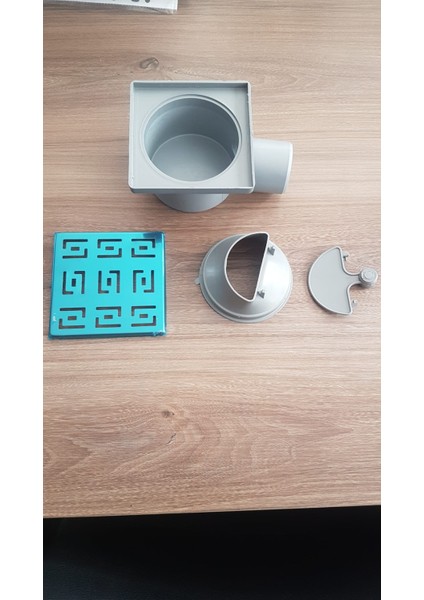 DUŞ YER SÜZGECİ METAL KAPAKLI KOKU ÖNLEYİCİLİ YANDAN ÇIKIŞLI 10X10CM