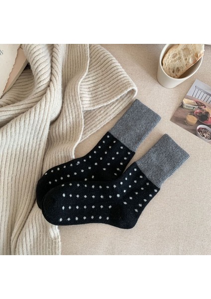 Yığın Yığın Kışlık Çorap (Yurt Dışından)