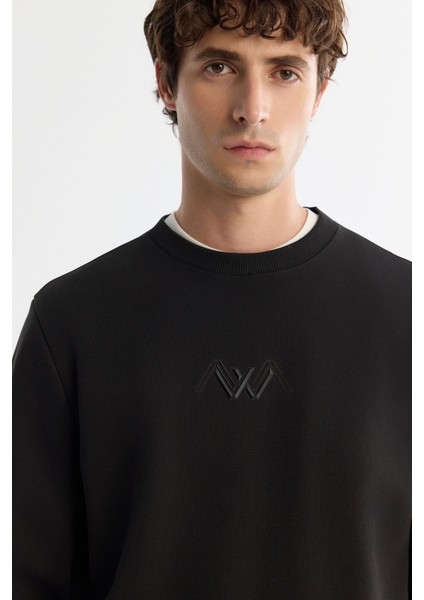 Erkek Siyah Bisiklet Yaka Pamuklu Şardonlu Baskılı Regular Fit Sweatshirt B001033