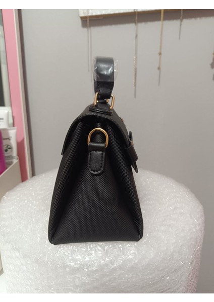 Siyah Altın Rengi Detaylı Kadın El ve Omuz çantası fırsatları