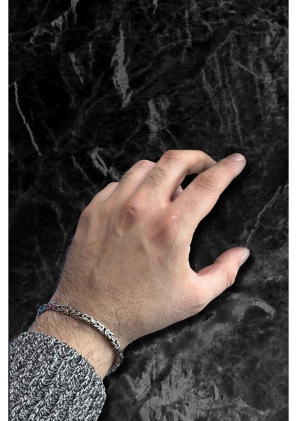 Oksitli Kare Kral Erkek Zincir Gümüş Bileklik fiyatları