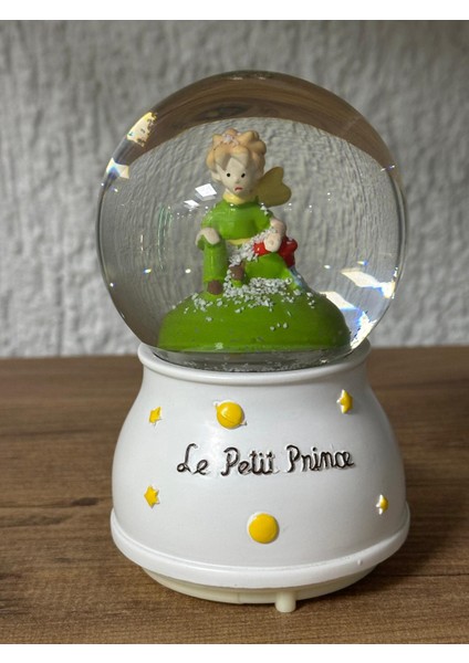 Küçük Prens Işıklı Müzikli Kar Püskürtmeli Orta Boy Pilli Kar Küresi