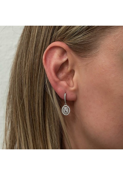 Gümüş Oval Taşlı Sallantılı Küpe fiyatları
