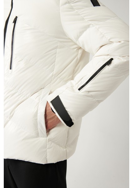 Erkek Beyaz Su İtici Kumaşlı Çıkma Kapüşonlu Şişme Mont A32Y6014