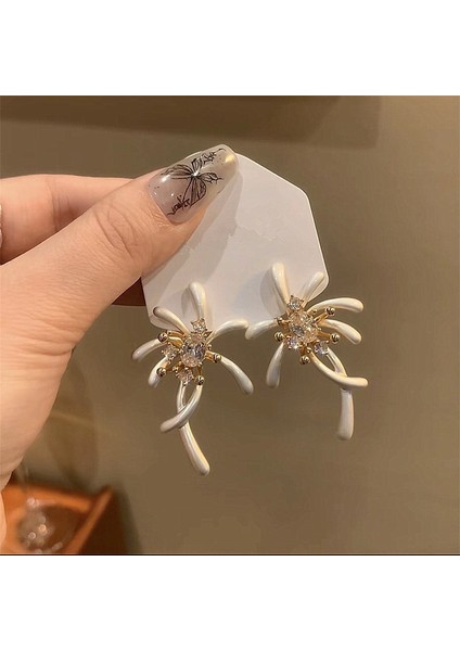 Yapay Elmaslı Kadın Küpesi (Yurt Dışından) fırsatları