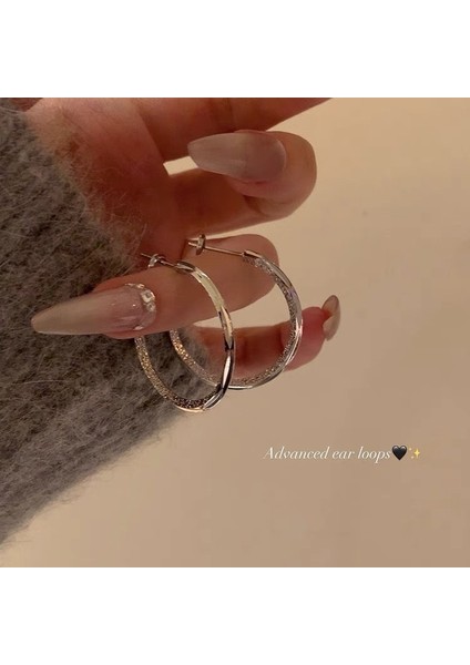 Model, Li, Hafif Lüks ve Zarif Küpeler (Yurt Dışından) fırsatları