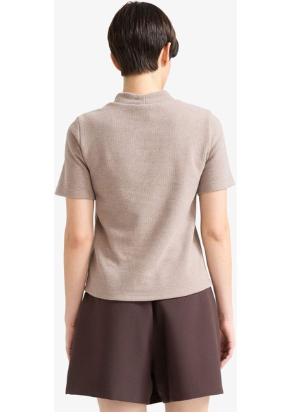 Slim Fit Dar Kesim Yarım Balıkçı Yaka Kısa Kollu Tişört D9758AX25WN indirimleri