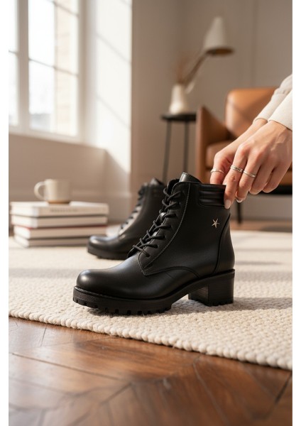 Modesa Hakiki Deri Siyah Yıldızlı Fermuarlı & Bağcıklı Kadın Bot VK_0003 fırsatları