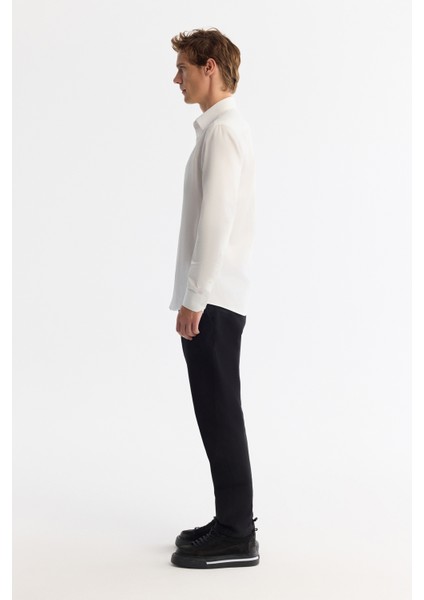 Erkek Beyaz Klasik Yaka %100 Pamuk Saten Kolay Ütülenen Slim Fit Gömlek B002006