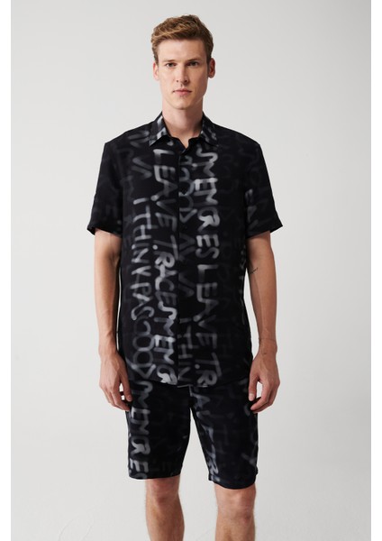 Erkek Siyah Viskon Alttan Britli Yaka Yazılı Kısa Kol Gömlek A31Y2200