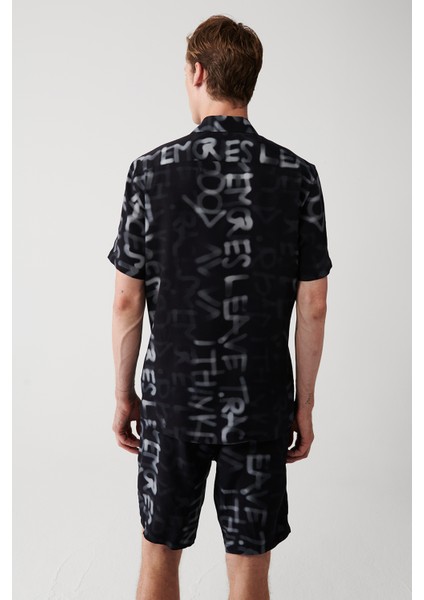 Erkek Siyah Viskon Alttan Britli Yaka Yazılı Kısa Kol Gömlek A31Y2200