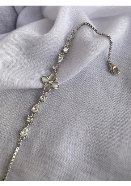 925 Ayar Gümüş Dört Yapraklı Çiçek Detaylı Genç/yetişkin Kadın Bilekliği - Şık Tasarım modelleri