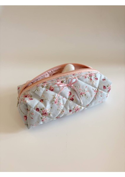 Çıtır Çiçekli Tek Gözlü Kalemlik Yıkanabilir Kurdeleli Dantelli Fermuarlı Okul Kalem Kutusu