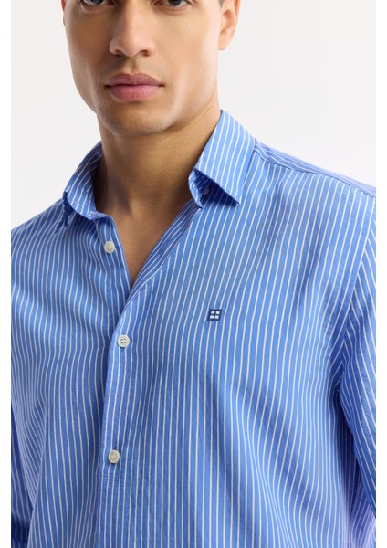 Erkek Mavi Alttan Britli Yaka Çizgili Viskon Karışımlı Comfort Fit Gömlek A51Y2128