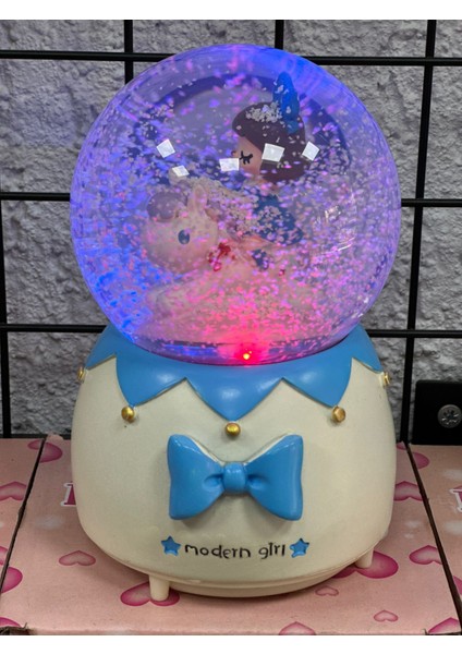 Unicorn ve Sevimli Kız Işıklı Müzikli Kar Püskürtmeli Büyük Boy Pilli Kar Küresi modelleri