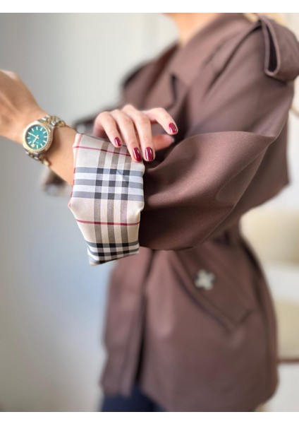 Acı Kahve Ekose Detaylı Kemerli Trençkot fırsatları