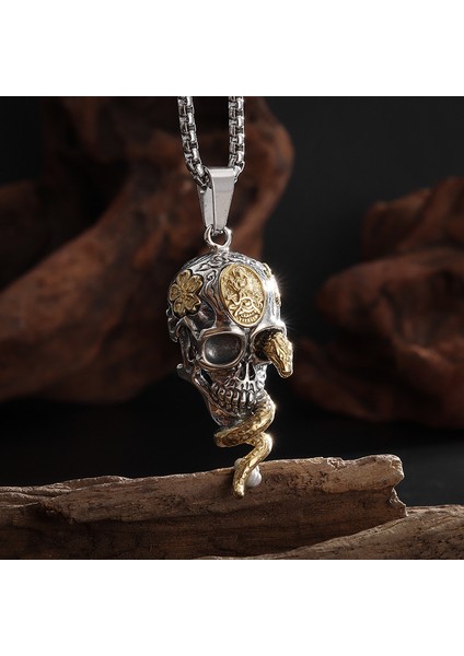 Kafatası Efsanevi Yılanlı Kişisel Karanlık Kolye (Yurt Dışından)