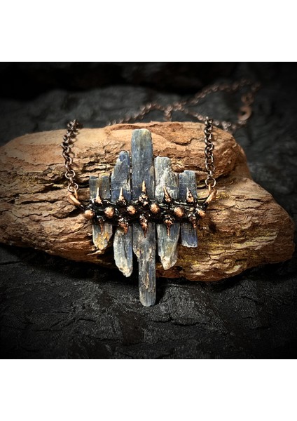 Cadılar Bayramı Retro Tarzı Beş Adet Kyanit Ham Taş, El Yapımı Kaynaklı Hayalet Pençe Desenli, Antik Bronz Kaplamalı Kolye Ucu Bileklik (Yurt Dışından) fiyatları