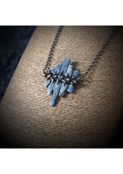 Cadılar Bayramı Retro Tarzı Beş Adet Kyanit Ham Taş, El Yapımı Kaynaklı Hayalet Pençe Desenli, Antik Bronz Kaplamalı Kolye Ucu Bileklik (Yurt Dışından) indirimleri