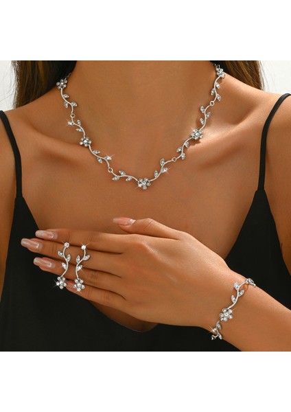 Kış Modası Hafif Lüks Elmaslı Yaprak Çiçekli Kolye, Küpe ve Bileklik Üçlü Set (Yurt Dışından) modelleri