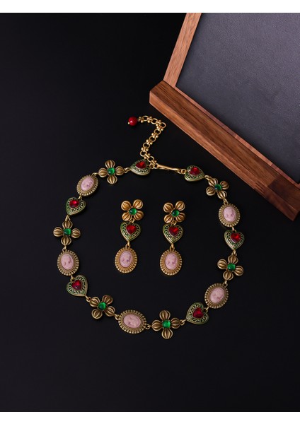 El Çiçekli Eski Stil Kolye, Kendine Ait Retro Takı Seti (Yurt Dışından) fırsatları