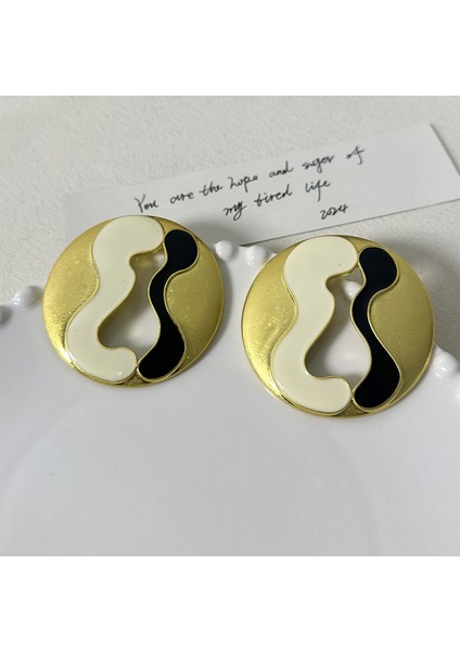 Fransız Tarzı Paris Stili Şık, Hafif Lüks, Yuvarlak -Altın Renkli Anahtar Delikli Küpe, Niche Tasarım, Yüksek Ka, Kişisel Aksesuar (Yurt Dışından) modelleri