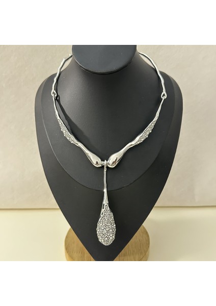 Avrupa-Amerika Tarzı Ağır Işçilikli Metal, Düzensiz Lav Tasarımı, Simli Damla Kolye Ucu, Hafif Lüks, Şık ve Üst Düzey Kolye (Yurt Dışından) indirimleri