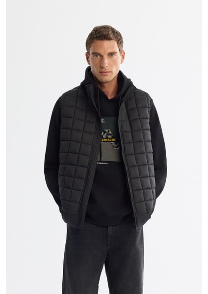 Erkek Siyah Dik Yaka Kare Kapitone Termometreli Şişme Comfort Fit Yelek A42Y6502