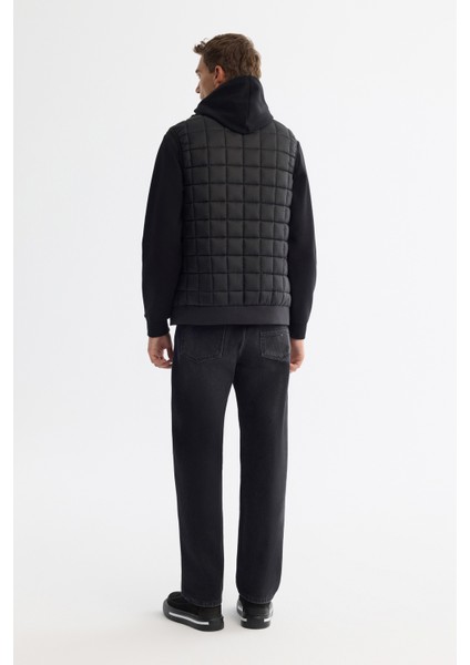 Erkek Siyah Dik Yaka Kare Kapitone Termometreli Şişme Comfort Fit Yelek A42Y6502