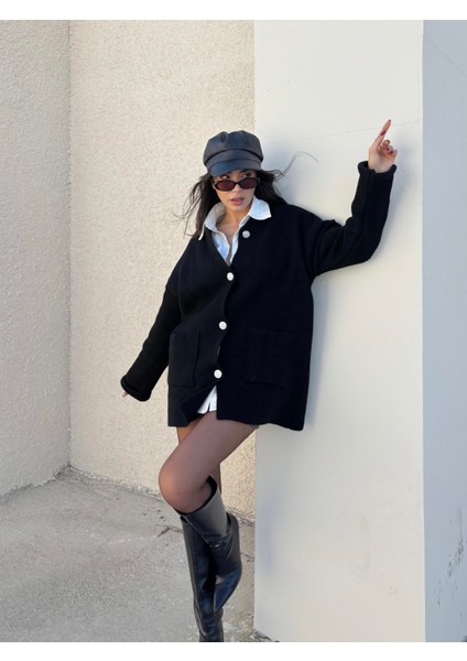 Kadın Siyah Oversize Taşlı Düğmeli Cepli Uzun Hırka 38