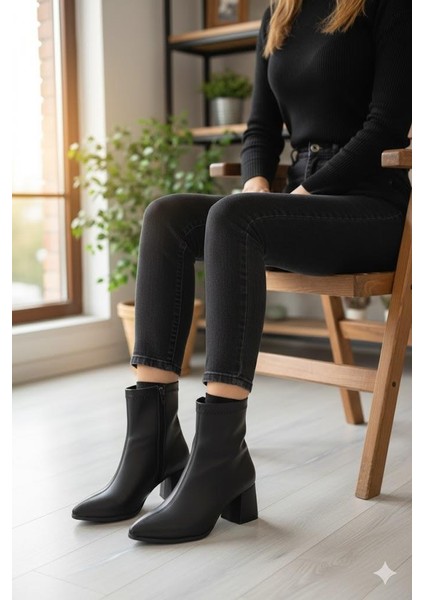 1193 Uraz Rahat 6 cm Kalın Topuk Yüksekliği Sivri Burun Kadın Bot