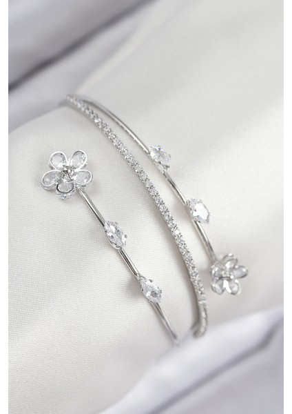 Pirinç Zirkon Taşlı Çiçek Model Gümüş Renk Kadın Bileklik