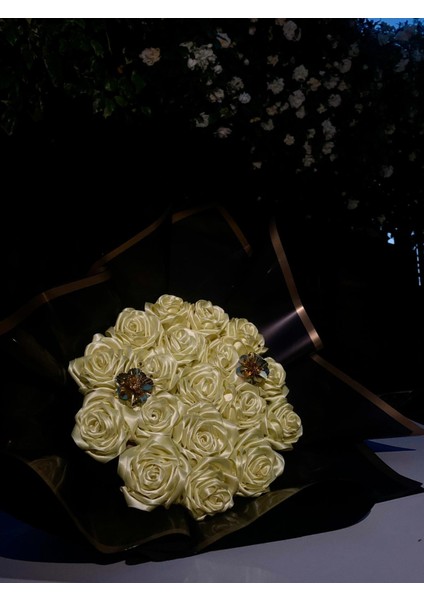 7 Li, Sarı Renk Sonsuzluk Söz, Nişan Solmayan Gül Buketi fiyatları