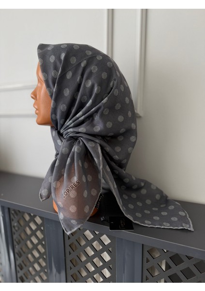 Gri Kare Eşarp Minimal Desenli Pamuklu Kare Eşarp modelleri