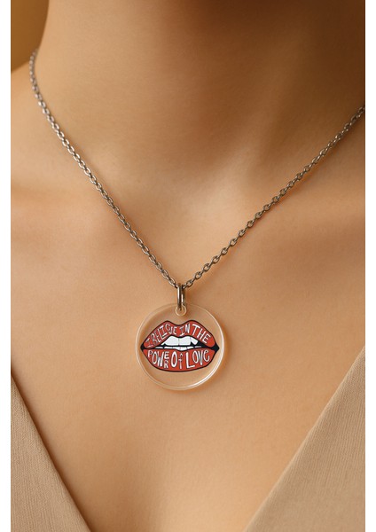 Şeffaf Sert Akrilik Kolye Ucu ve Üzeri Zincirli Desenli Kolye Power