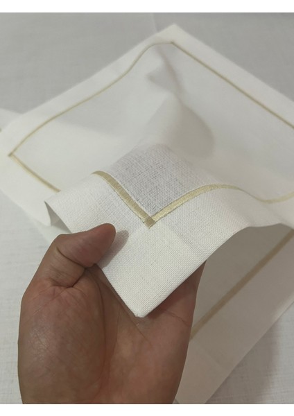 Çeyizlik Piko Sarma Gold Detaylı Dertsiz Masa Örtüsü Simli Beyaz