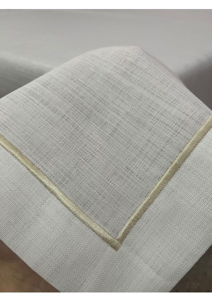 Çeyizlik Piko Sarma Gold Detaylı Dertsiz Masa Örtüsü Simli Beyaz fiyatları