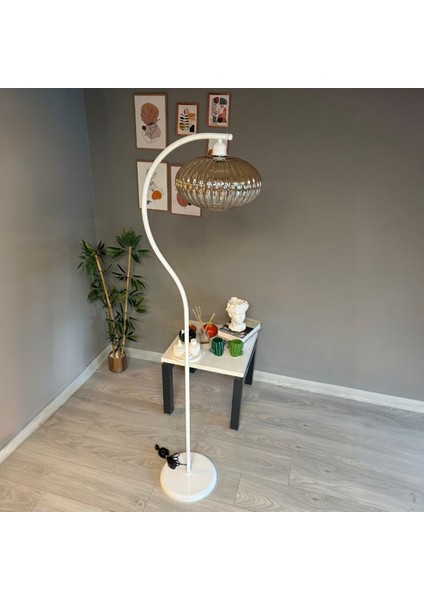 Elegant Beyaz Gövde Bal Rengi Cam Lambader Modern Dekoratif Metal Oturma Odası Çalışma Odası Zemin fırsatları