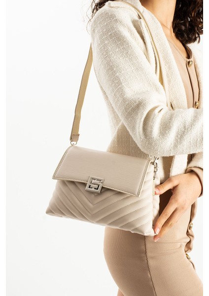 Asel Çanta,şık Tasarımlı Krem Kadın Orta Boy Çapraz Çanta ,nakış ve Kapak Detaylı Omuz Çantası fiyatları