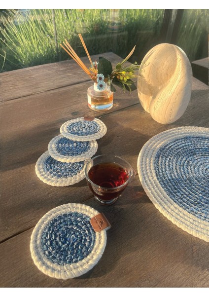 Tekstil 4 Adet Yuvarlak Dekoratif Bardak Altlığı Seti - Yuvarlak , Leke Tutmaz - Beyaz-Mavi 13X13 cm indirimleri