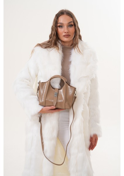 Ekstralı Önü Kilit Detaylı ve Fermuarlı Kadın Omuz Çantası fırsatları