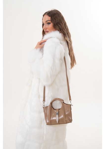 Ekstralı Önü Kilit Detaylı ve Fermuarlı Kadın Omuz Çantası