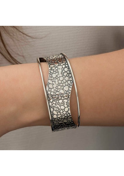 Gümüş Eskitme Desenli Bayan Bilezik fırsatları