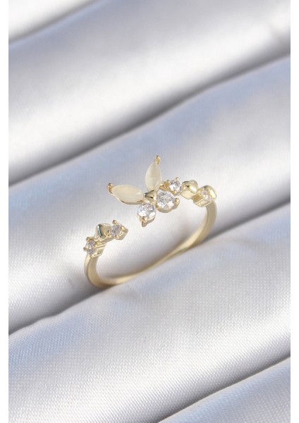 Pirinç Gold Renk Zirkon Taş Detaylı Beyaz Mineli Kelebek Model Kadın Yüzük - Lisinya